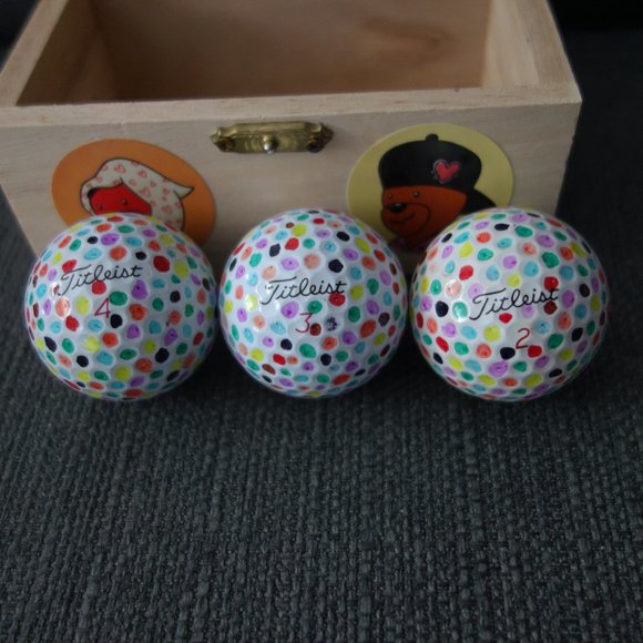 Pre-Loved Hand Designed Titleist Pro VIx  Golf Balls with Collectable Wooden Box - Picture 5 of 16